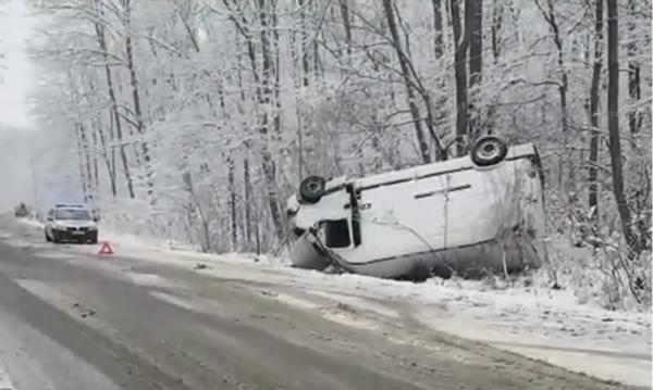 Accidente grave și zeci de răniți, după prima ninsoare din această iarnă