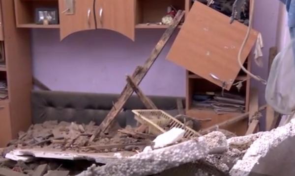 Copii rămaşi pe drumuri, după ce bunicul a aruncat casa în aer, încercând să-şi ia viaţa