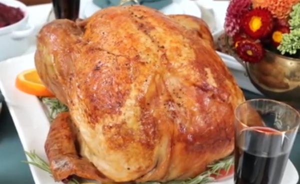 Ziua Recunoștinței, cu gust românesc. Celebrul curcan şi plăcinta cu mere au fost vedetele zilei