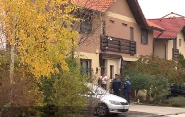 Sezonul furturilor din locuinţe. Hoţii dau lovitura când proprietarii pun poze din vacanţe pe Facebook