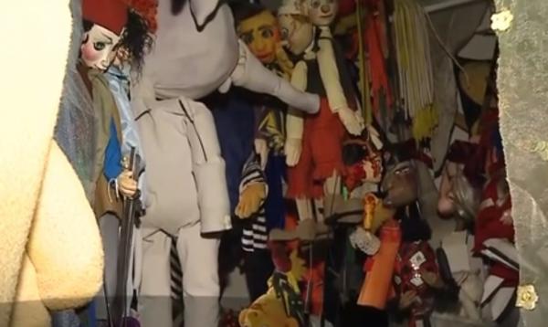 Teatrele din Constanţa, în paragină. Sălile de spectacol arată dezastruos, iar în cabinele actorilor plouă