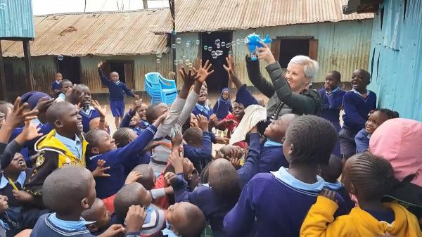 Reunim România! Şcoala cu suflet românesc din cel mai sărac cartier al Capitalei Kenyei