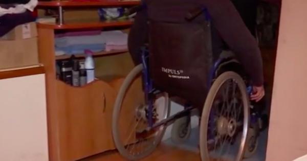 Însoţitorii persoanelor cu handicap nu şi-au primit salariul de patru luni. Oamenii cumpără mâncare şi medicamente pe datorie