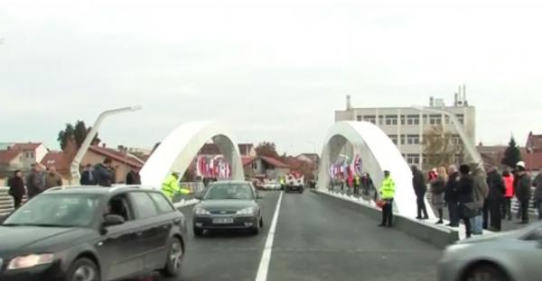 Podul Centenarului din Oradea, lăudat de la Bruxelles, deschis pentru traficul rutier