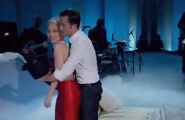 Melodia "Baby Its Cold Oustide", în centrul unui scandal mediatic uriaş