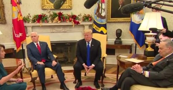 Dialog uluitor în Biroul Oval de la Casa Albă. Preşedintele Donald Trump s-a certat cu liderul opoziţiei democrate din Senat, Chuck Schumer