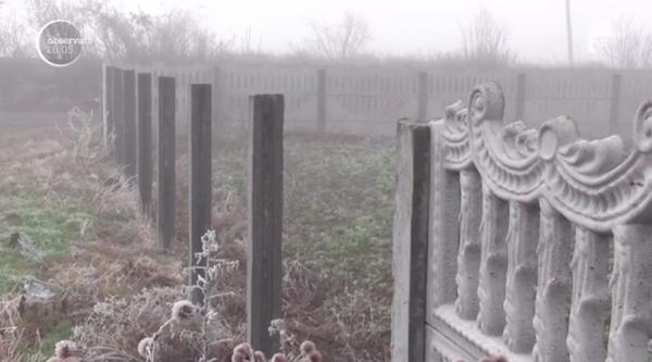 Un grup de hoţi a furat gardul de beton care împrejmuia un cimitir, în Arad