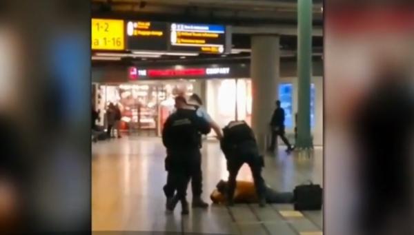 Aeroportul Schiphol din Amsterdam, evacuat din cauza unui român! Bărbatul amenința că poartă o bombă
