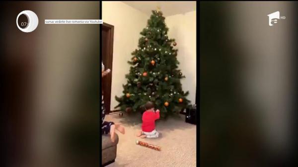 Alex Velea, Antonia şi cei doi băieţei ai lor sunt pregătiţi pentru venirea Moşului (Video)