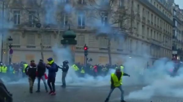 Al cincilea val de proteste în Franţa. Deşi sunt mai puţini, manifestanţii nu par însă dispuşi să cedeze