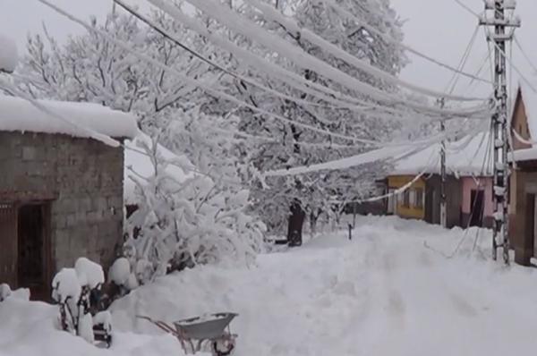 Vin zile cu vreme extremă! Temperaturile scad până la -16 grade Celsius
