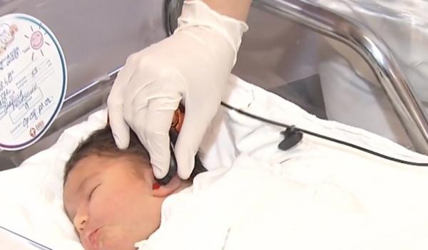 Toți nou-născuții din România vor fi testați auditiv cu aparatură modernă