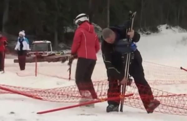 Zeci de accidente pe pârtiile de schi, din cauza turiştilor care încalcă regulile de siguranţă