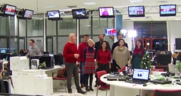În Ajunul Crăciunului, în redacţia Antenei 1 au răsunat vocile colindătorilor