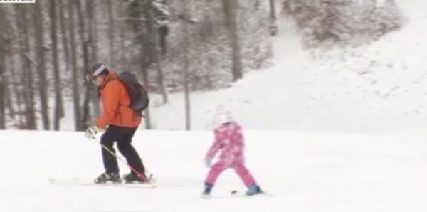 Pârtiile de schii din toată ţara, luate cu asalt după mesele copioase de Crăciun
