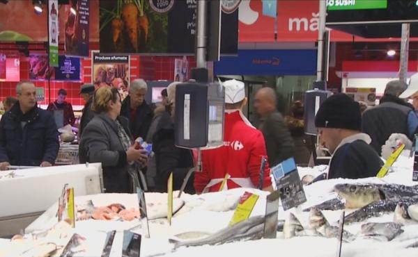 Îmbulzeală și la ultimele cumpărături înainte de Revelion