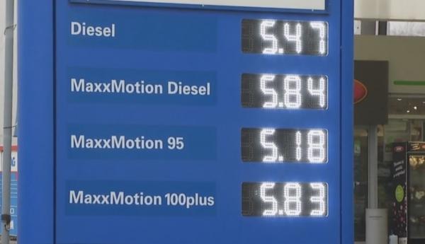 Val de scumpiri în 2019. Benzina, alcoolul şi ţigările costă mai mult, urmează și alte creșteri de preț