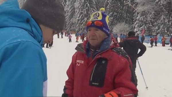 Cel mai vârstnic instructor de schi din România are 90 de ani