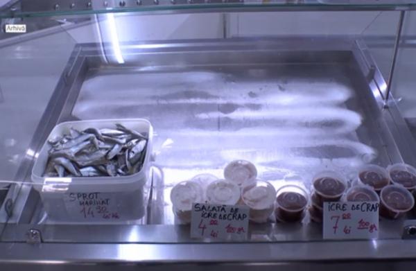 Tone de carne veche, găsite de inspectorii de la Protecţia Consumatorilor în magazine din toată ţara