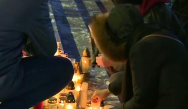 Polonia este în stare de şoc după asasinarea brutală a primarului din Gdansk. Mii de oameni au adus un ultim omagiu edilului