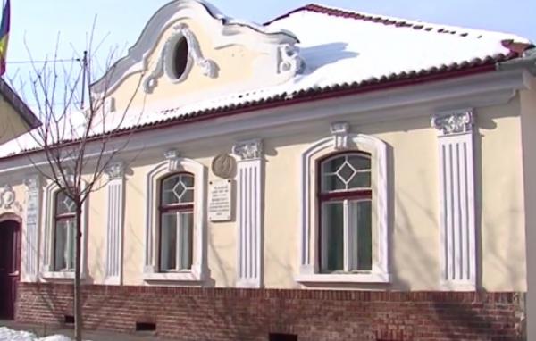 Casa memorială a lui Avram Iancu din Târgu Mureş a fost vandalizată