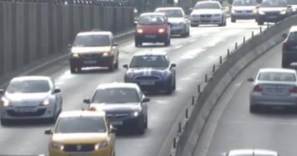Guvernul României, somat să achite taxa auto în două luni