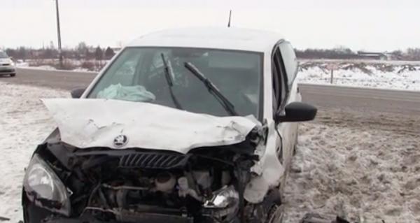 România, acoperită de gheață. Carambol cu victime în Vrancea