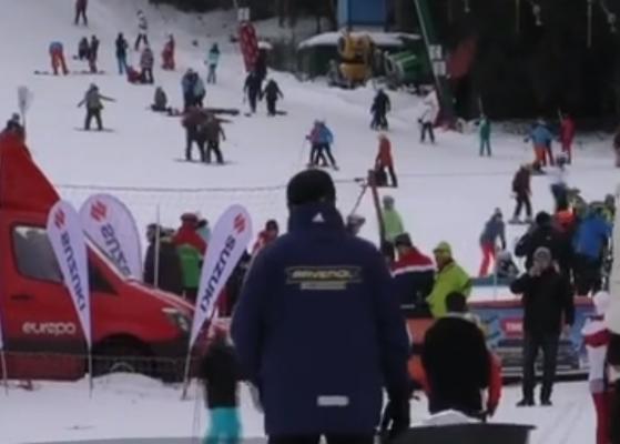 Minivacanța a umplut din nou pârtiille. Poiana Braşov, plină ca de sărbători