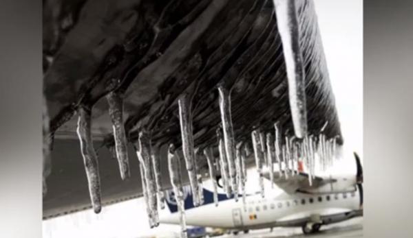 Panică în avion. O aeronavă a aterizat de urgență pe aeroportul Henri Coandă