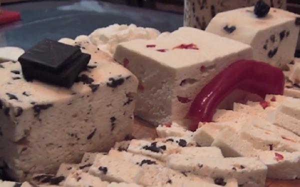 Brânza cu ciocolată, noul desert al moților din zona Arieşeniului