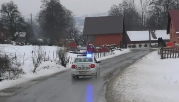 Trei hoți, prinși după ce au făcut accident cu taxiul. Dăduseră o spargere și fugeau cu prada