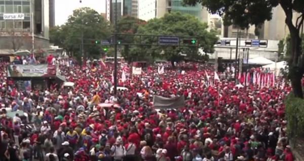 Venezuela, la un pas de război civil din cauza crizei economice şi politice