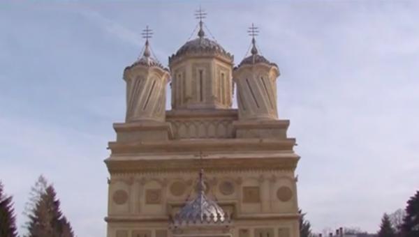 Picturile din Mănăstirea Curtea de Argeş sunt în pericol să dispară cu totul