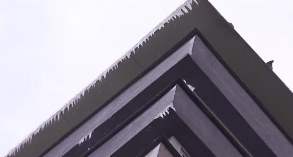 Bombardament cu gheață în București, după încălzirea bruscă a vremii