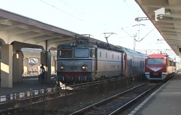Linii CFR lăsate în paragină: trenurile încetinesc la 5 km/ oră ca să nu deraieze