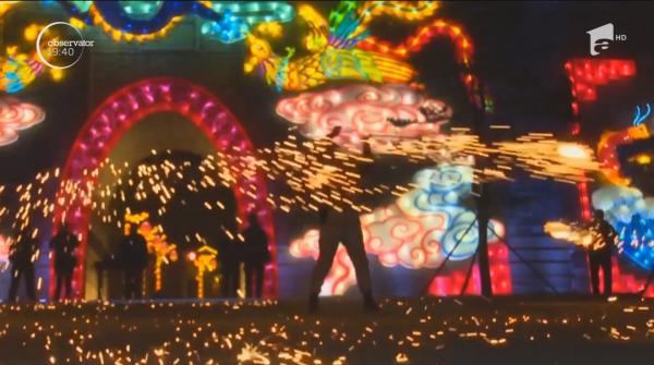 Spectacol pirotehnic de Anul Nou Chinezesc, într-un oraș antic