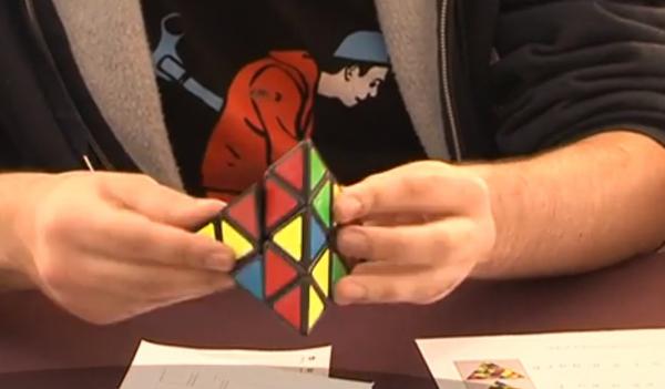 Competiţie inedită pentru rezolvarea cubului Rubik, la un liceu din Târgu Mureş