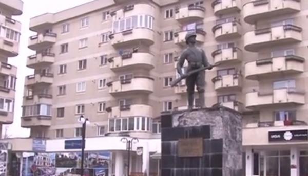 40.000 de euro pentru a muta o statuie dintr-un parc în altul, la Câmpina