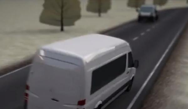 Animaţie. Cum s-a produs accidentul de la Sasca Nouă, cu microbuzul izbit frontal de o autoutilitară