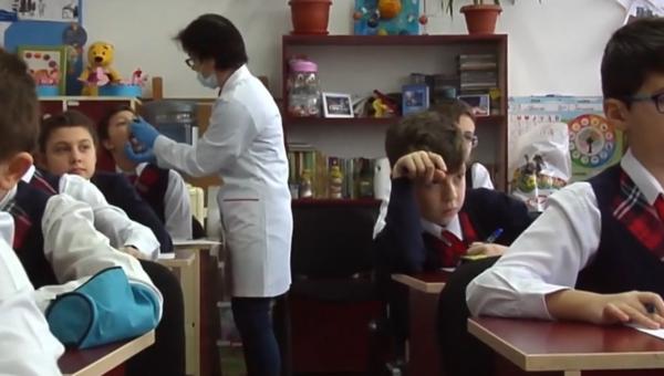 Școala a reînceput în plină epidemie de gripă. Bilanțul a crescut luni la 107 morți