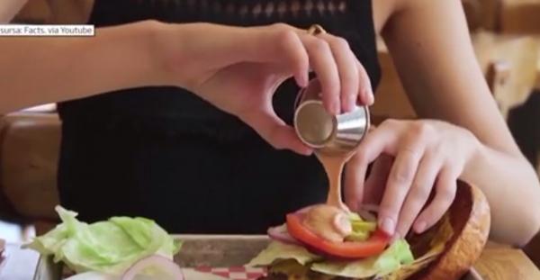 Burgerii vegani sunt mai nesănătoşi decât cei făcuţi din carne