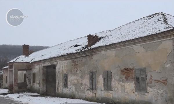 Han din Simeria vechi de peste 250 de ani, lăsat în paragină
