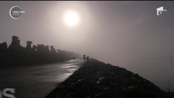 Ceaţa densă a închis porturile de la malul mării