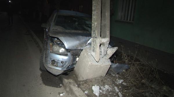 Băiatul de 14 ani care a lovit mașina poliției în Rădăuți și și-a făcut praf automobilul a reușit să fugă