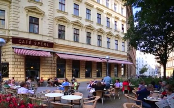 A început sezonul city-break-urilor. Vacanţe la Roma, Viena sau Paris de la 200 de euro de persoană