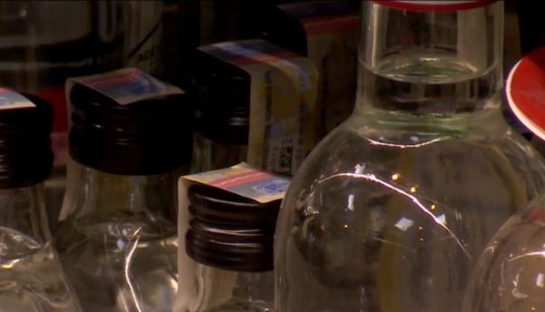 Garanţia pe sticlă se întoarce. Românii își vor recupera banii de la magazine