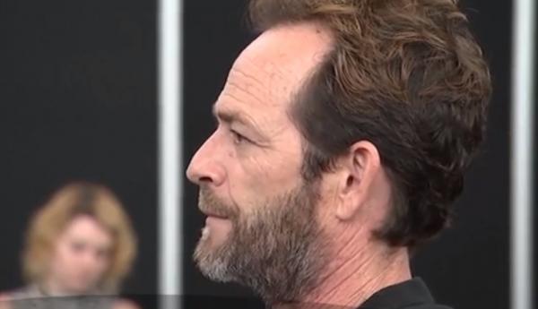 Actorul Luke Perry, internat de urgenţă după ce a suferit un atac cerebral