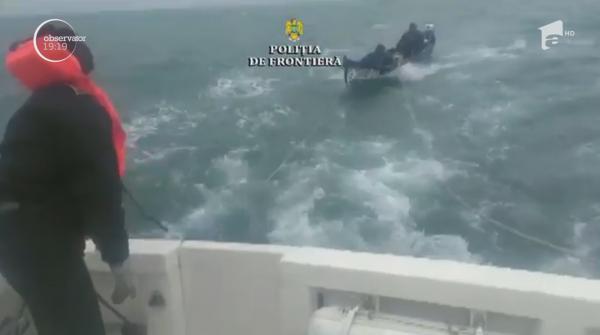 Pescari salvați în Marea Neagră de pe o barcă în derivă, în apele românești