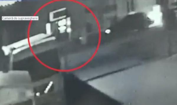 Încă un bancomat distrus de hoţi, după o explozie puternică, în Brăila