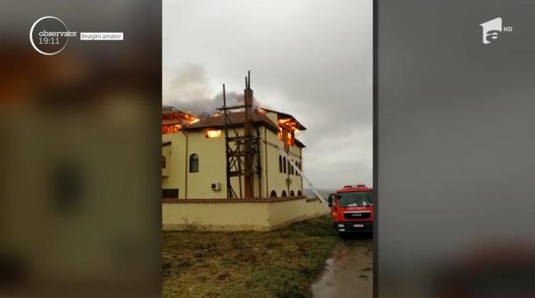 Pagube mari după incendiul de la mănăstirea din Constanța